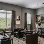 Holiday home Private Rooftop Oasis - 2 Homes Nashville