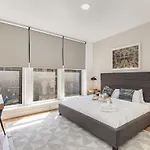 The Saddlery - Encore - 1 Block To Broadway