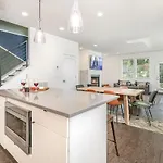 Verde Heights-Sleeps 12-In Cumberland Heights