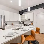 The Saddlery - Encore - 1 Block To Broadway Holiday home
