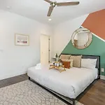 Holiday home Hurst House - 4 Stylish Homes - Mins To Germantown Nashville