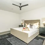 Sunspire-private Deck-in East Holiday home Nashville