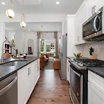 Urban Spur-3 Bedroom Townhome-6 Min Nissan Stadium * Nashville