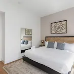 Holiday home The Saddlery - Encore - 1 Block To Broadway *