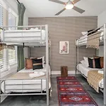 Urban Spur-3 Bedroom Townhome-6 Min Nissan Stadium * Nashville