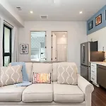 Harmony Outpost-pool & Gym-4 Mins To Broadway Holiday home