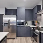 Twin Notes - Odyssey - 2 Units - Mins To Broadway Holiday home *