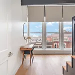 Holiday home The Saddlery-playlist-2 Units-walk To Broadway