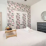 Heights-sleeps 12-in Cumberland Heights Holiday home *