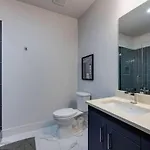 Holiday home Twin Notes - Odyssey - 2 Units - Mins To Broadway