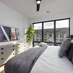 Reverb - Odyssey - Pool & Gym - Heart Of Midtown Holiday home