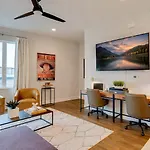 Two Large Homes Minutes To Downtown Holiday home *
