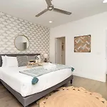 Hurst House - 4 Stylish Homes - Mins To Germantown Holiday home