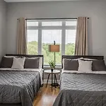 Holiday home Private Rooftop Oasis - 2 Homes *
