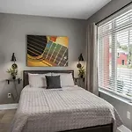 Holiday home Private Rooftop Oasis - 2 Homes *