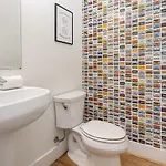 Hurst House - 4 Stylish Homes - Mins To Germantown Holiday home *