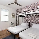 Hurst House - 4 Stylish Homes - Mins To Germantown