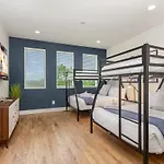 Holiday home Hurst House - 4 Stylish Homes - Mins To Germantown Nashville