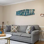Of Downtown Nashville! Apartment