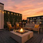 Nash Skyline Views Rooftop With Fire Pit Grill