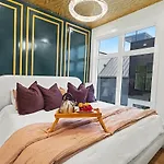 Holiday home Halo-rooftop Patio & Game Room-mins To Broadway *