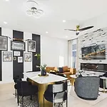 Halo-Rooftop Patio & Game Room-Mins To Broadway