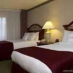 Hotel Doubletree By Hilton Airport