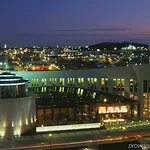 Hotel Doubletree By Hilton Airport 3*