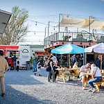 Perfect Cma Fest Hq, Rooftop 10 Mins To Downtown, Garage, Ping Pong, Karaoke, Axe Throwing, Shuffleboard, 10 Mins To Broadway, 5 Mins To Five Points, Perfect For Bachelors Or Bachelorettes, 24 Hr Hospitality Holiday home