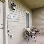 The Johnny Cash Suite - Music Row District - Free Garage Parking - King Bed