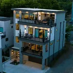Modern Luxury Hot Tub Mini Golf Elevator Views
