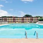 Super 8 Downtown Airport Nashville