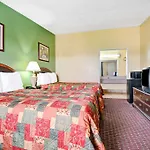 Hotel Super 8 Downtown Airport 2*