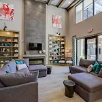 22Nd Avenue Apartment