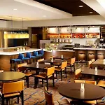 Courtyard By Marriott Airport