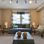 Apartment In Music City Condo