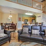 Luxury And Convenience! Walk To Everything! Home