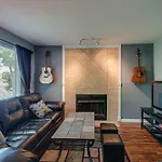 Stunning Riverfront, Downtown Condo, Close To Everything!Best Spot In Nashville! Condo