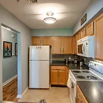 Stunning Riverfront, Downtown Condo, Close To Everything!Best Spot In Nashville! Condo