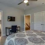 Sprawling, Beautiful New Build With Room For All- Close To Downtown+Hot Spots! Home