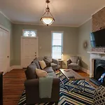 5 Minutes To Downtown, Walking Distance To The Hippest Restaurants And Bars! Home