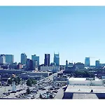 Two Bedroom Midtown Apartment With Rooftop Pool- Mt04