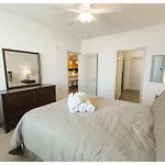 Two Bedroom Midtown Apartment With Rooftop Pool - Mt09