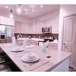 Two Bedroom Midtown Apartment - Mt06