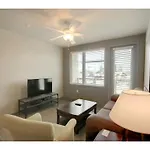 Two Bedroom Midtown Apartment With Rooftop Pool - Mt08