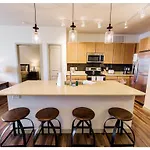 Two Bedroom Midtown Apartment With Rooftop Pool - Mt09
