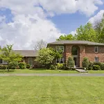 Brenda Lee History 2br Pool Hot Tub