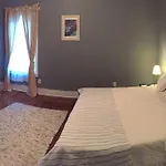 4 Bedroom House In South 11Th Street