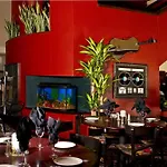 Hotel Doubletree By Hilton Airport 3*