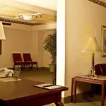 Doubletree By Hilton Airport 3*